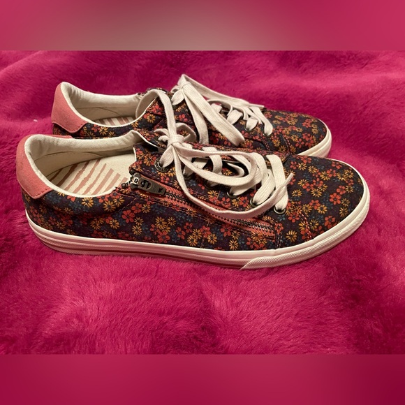 Taos Floral Sneakers - Picture 1 of 6